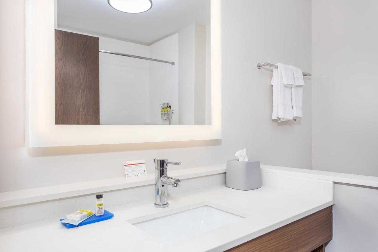 Holiday Inn Express Williamsburg By Ihg Екстериор снимка